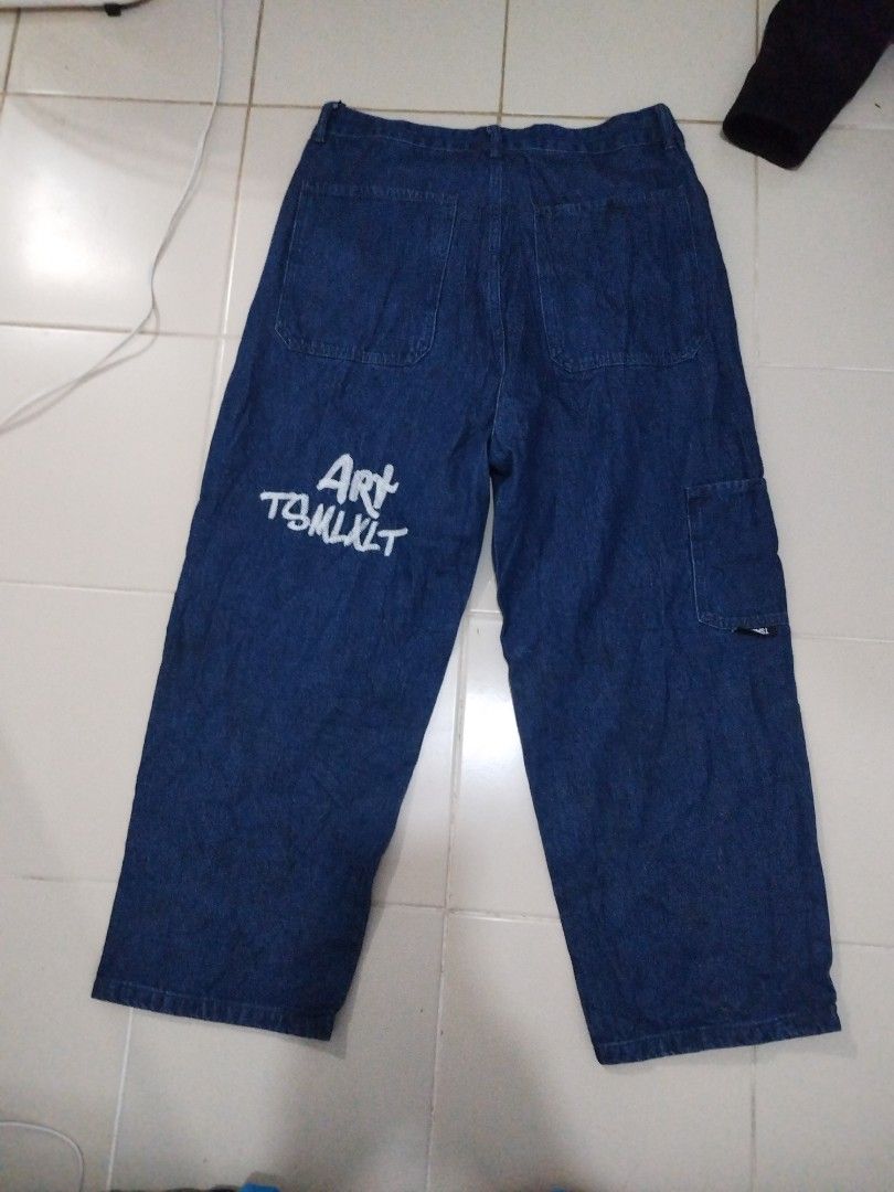 TSMLXLT BAKER DENIM PANTS (Category: Jeans) located in Bulacan. Submitted by side.hustle11 (Listing ID 1444233680, Image 2). Description: BAKA MY LOOKING PO TSMLXLT BAKER DENIM PANTS WAISTLINE 32-35 LENGTH 40 HEMP 10 EXCELLENT CONDITION LOC BULACAN.