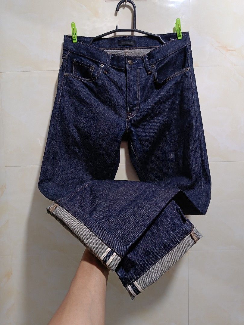 uniqlo selvedge jeans (Category: Jeans) located in Talisay. Submitted by burdagz13 (Listing ID 1444226409, Image 2). Description: condition: brandmew condi colorrate: 10-10 issue: none 💸 First pay basis only 🚀 J&T shipping nationwide (doortodoor).