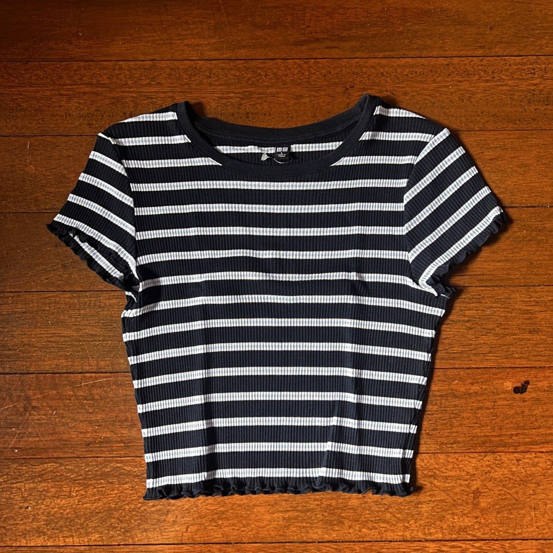 Uniqlo stripped ribbed crop top (Category: Shirts) located in Marikina City. Submitted by talugh (Listing ID 1439935223, Image 1). Description: size large used 1-2 only color black while and light blue tags : baby tee, fitted top, ribbed top, basic top, cropped top, stretch top, cotton top, casual top, everyday top, white top, black top, brown top, minimalist, clean girl aesthetic, pinterest outfit, pinterest fashion, brandy melville inspired, br