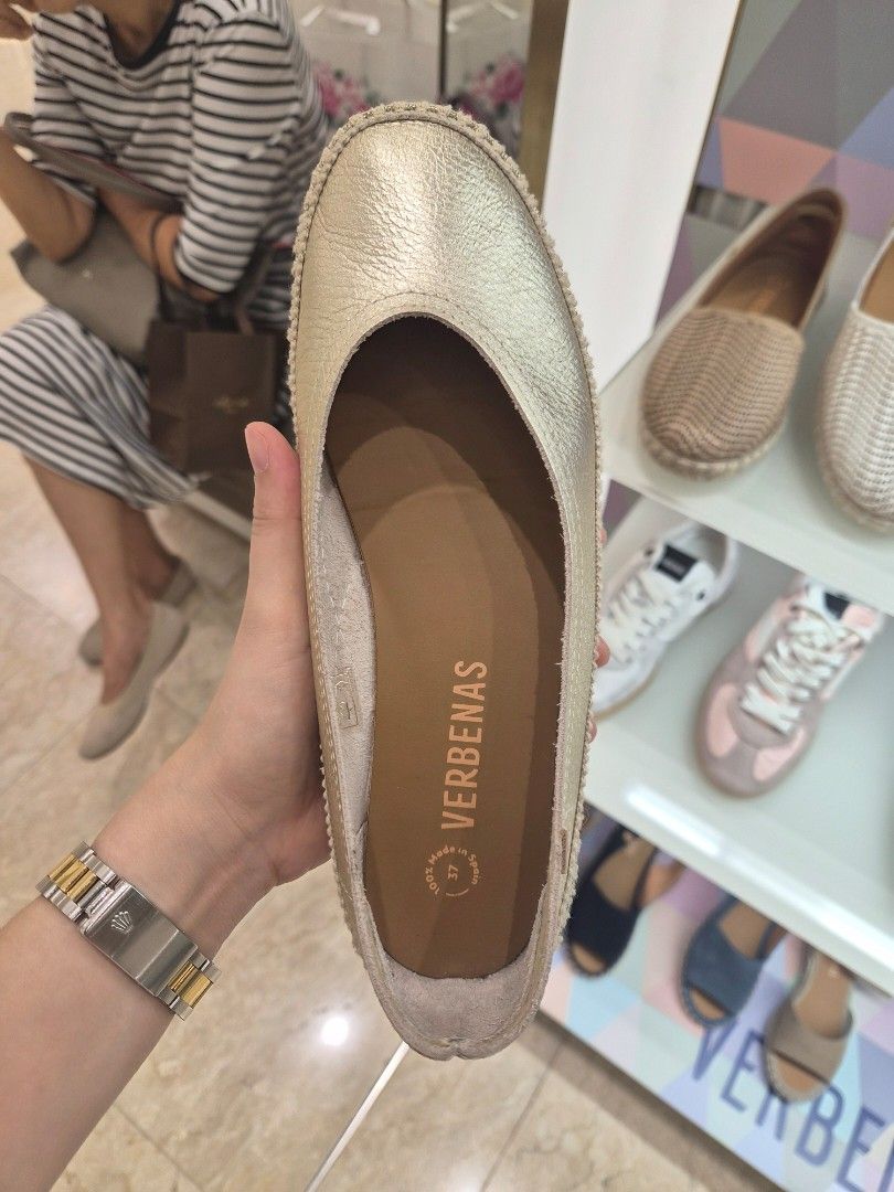 VERBENAS Gold Metallic Espadrille Flats (Category: Flats & Sandals) located in Davao. Submitted by omniadeus (Listing ID 1444112636, Image 2). Description: - Brand: VERBENAS - Size 6 (fits 6 to 7) - Color: Gold Metallic - Style: Slip-on Wedge - Features: Comfortable sole espadrille trim - Versatility: Super versatile color SRP: 7500 RFS: Wrong size.