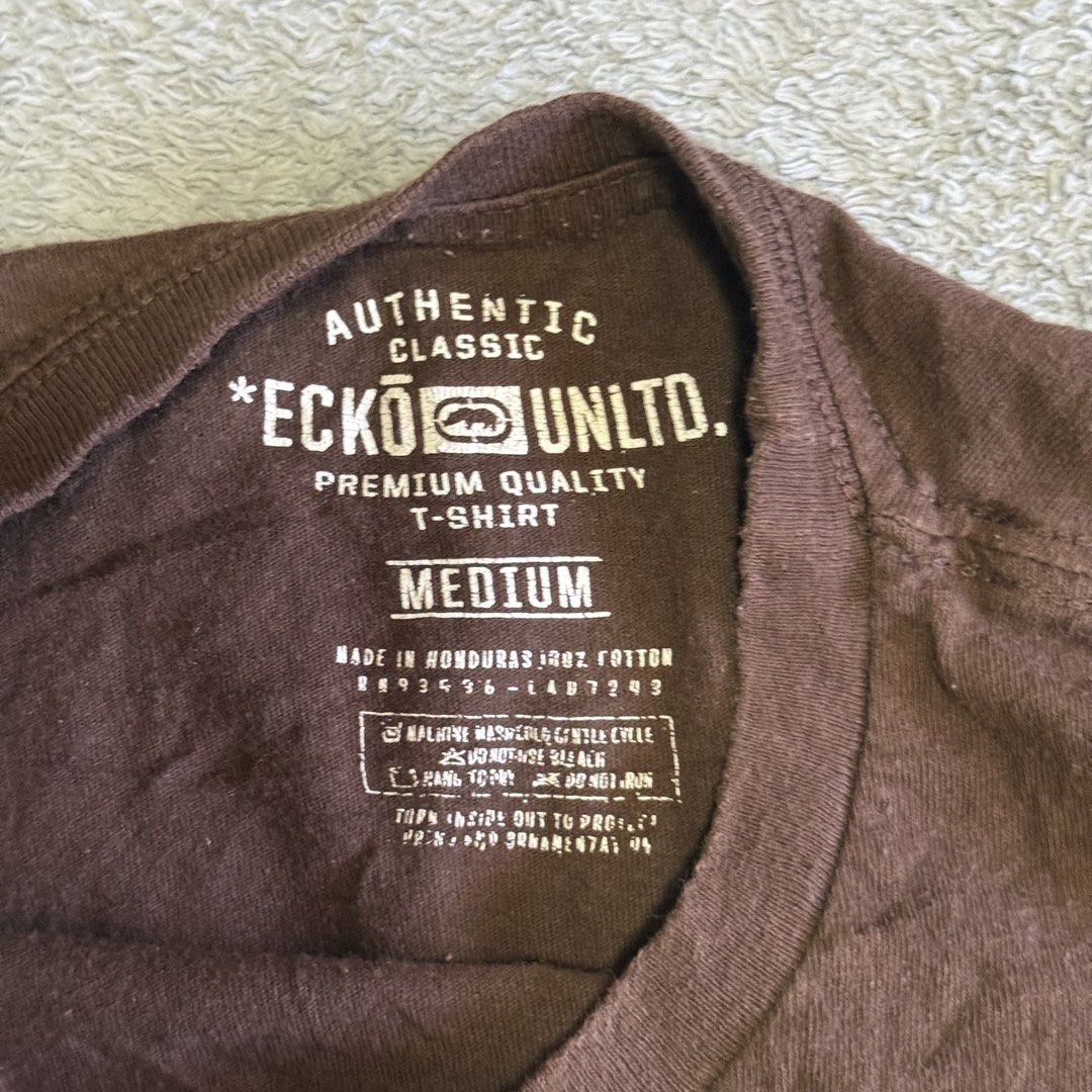 Vintage 2000s Ecko Unltd Tee (Category: Formal Shirts) located in Surigao. Submitted by dj_thriftz (Listing ID 1444113571, Image 3). Description: Measurements: 19 x 25 Fit: Regular Fit Size: M on tag .