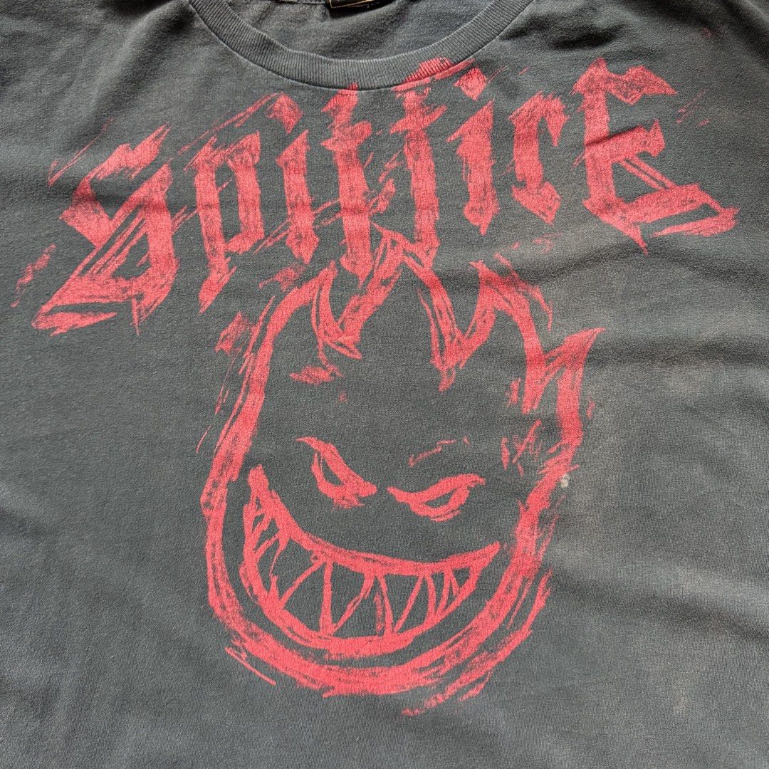 Vintage spitfire t shirt (Category: Tshirts & Polo Shirts ) located in Cavite. Submitted by epiboie (Listing ID 1444141757, Image 2). Description: Vintagw spifire Size - cut size size large 22x28 Color rate: 9.5/10 excellent condition No issue.