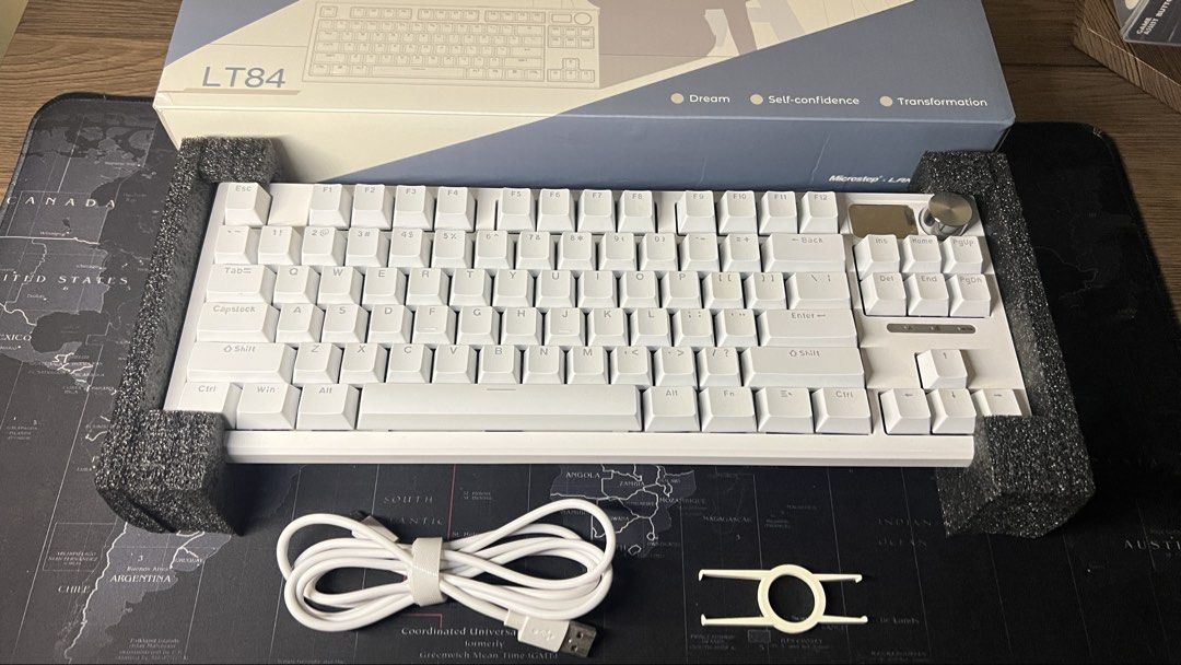 White Mechanical Keyboard Wired (Category: Computer Keyboard) located in Manila. Submitted by calliope0001 (Listing ID 1444248801, Image 2). Description: LANGTU LT84 White Mechanical Keyboard Wired LOGO Screen 5Pin Hotswappable White backlit Keyboard Rfs: Rarely used due to small table space/ declutterring .