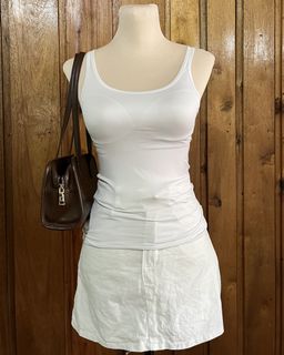 (Category: ) located in . Submitted by dainty.hercloset (Listing ID 1444135236, Image 1). Description: .