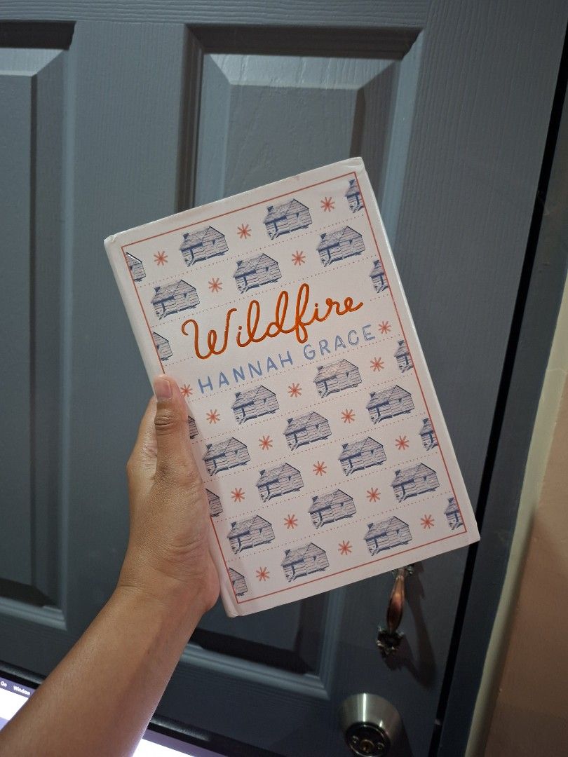 Wildfire by Hannah Grace Deluxe US HB (Category: Storybooks) located in Naic. Submitted by stabarding (Listing ID 1444242860, Image 1). Description: .