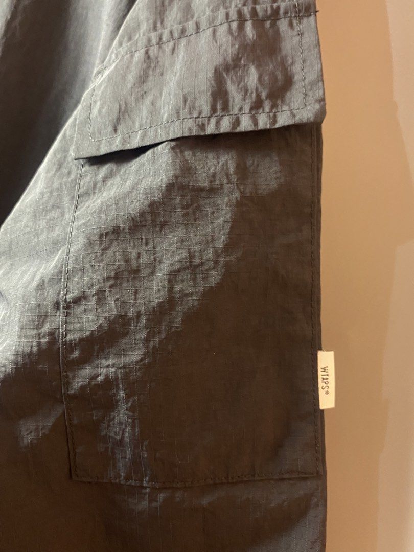 WTAPS 22SS SMOCK/LS/poly.ripstop (Category: Coats, Jackets and Outerwear) located in Quezon City. Submitted by loloyz123 (Listing ID 1444258060, Image 2). Description: WTAPS 22SS SMOCK/LS/POLY.RIPSTOP Condition: Very good Color rate: 10:10 Color: Black Size: L: 29 W: 24.5 inches.