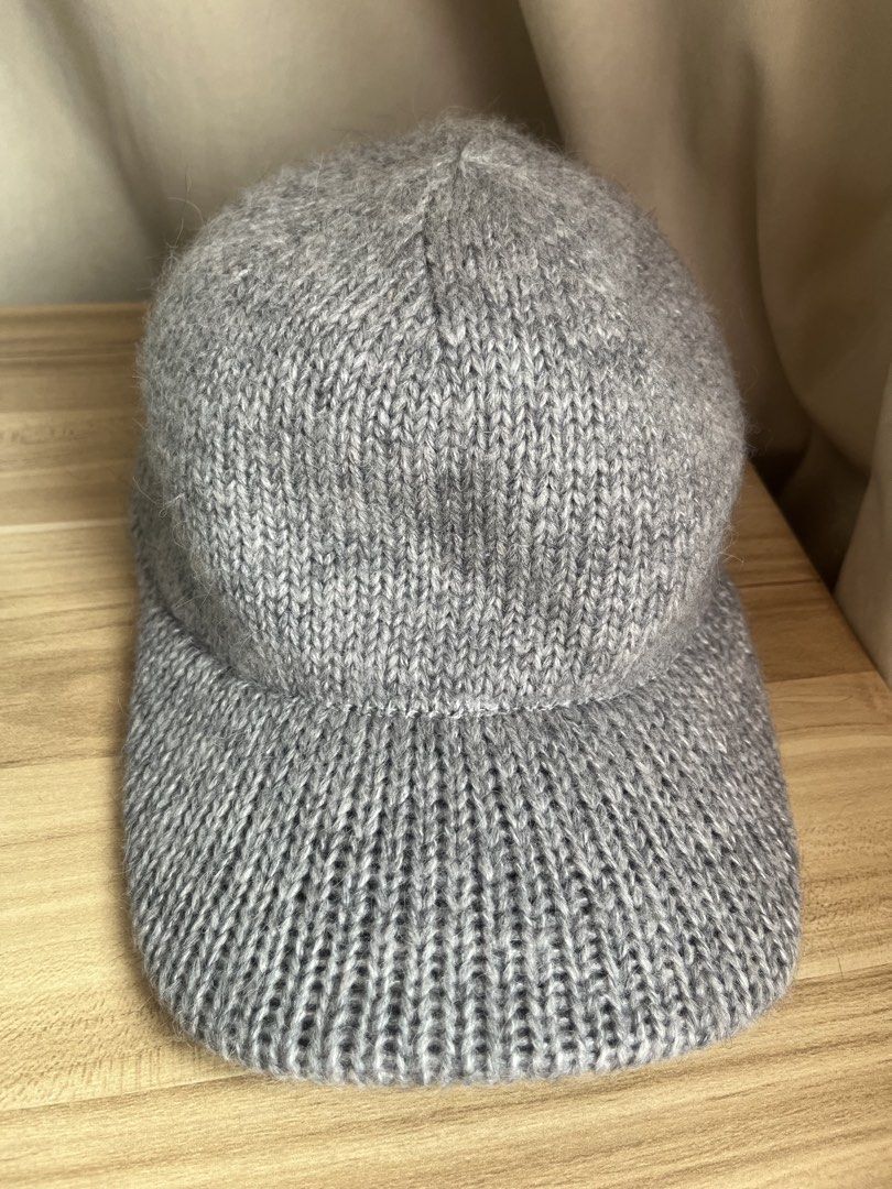 Zara Grey Knit Baseball Cap (Category: Hats & Beanies) located in Dumaguete. Submitted by deklutterfly (Listing ID 1444252203, Image 1). Description: Zara Grey Knit Baseball Cap - Size: S - Soft knit - Perfect for everyday wear, especially cute for cool weather outfits Kindly note: - Ships from Central Visayas - Shipping fee to be calculated depending on recipient's location.