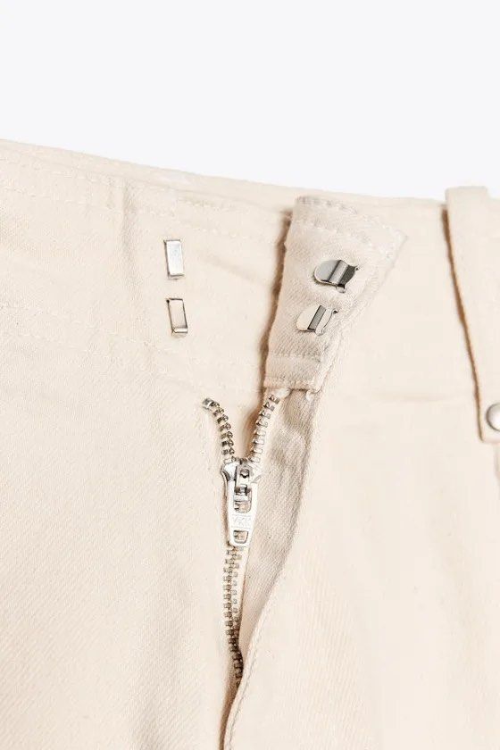 ZARA PANTS BNWT (Category: Jeans) located in Makati City. Submitted by tinycloset__ (Listing ID 1444216081, Image 3). Description: ZARA BNWT 34 on tag .