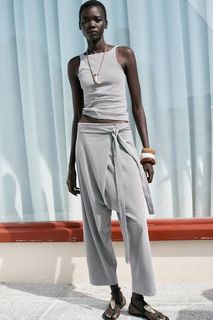 (Category: ) located in . Submitted by tinycloset__ (Listing ID 1444218121, Image 1). Description: .