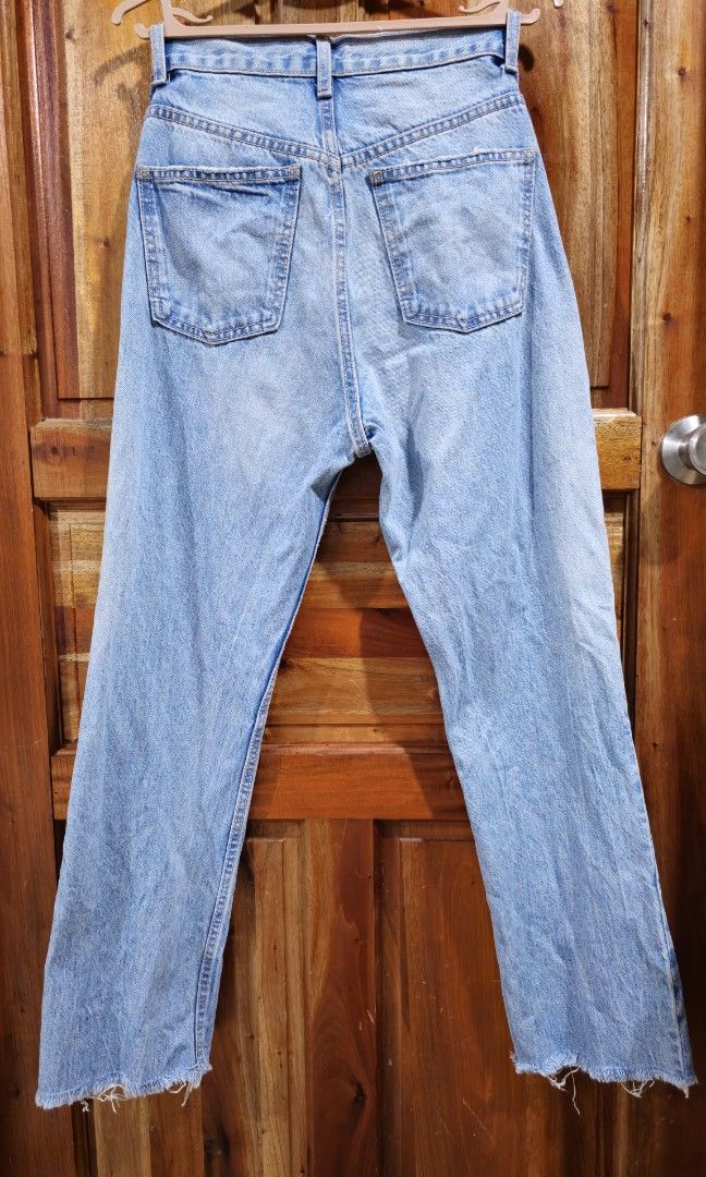 Zara Straight Jeans Size 34 (Category: Jeans) located in Baguio. Submitted by catdeclutters (Listing ID 1444199368, Image 2). Description: Orig Used once, too big Size 34 on tag Waist 27-28 inches Length 38.5 lp + 65 sf j&t.