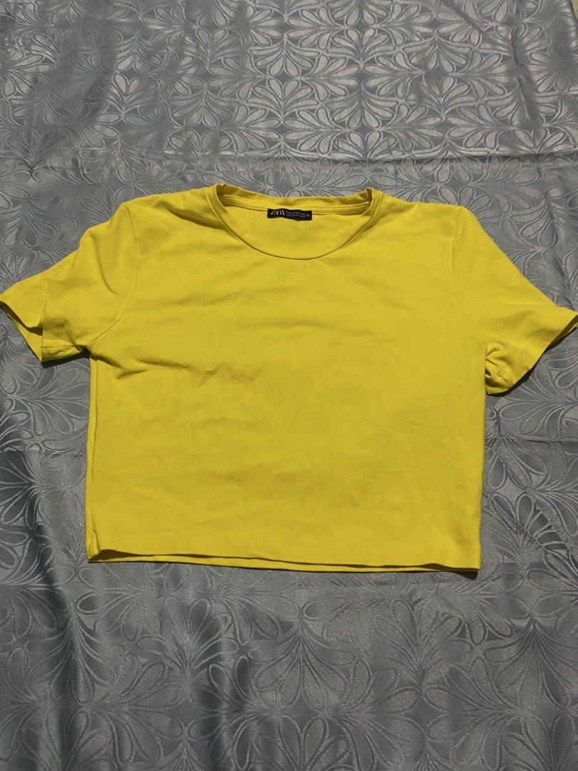 Zara Yellow Cropped Shirt (Category: Shirts) located in Quezon City. Submitted by naruiii (Listing ID 1444215371, Image 1). Description: Length: 16in Width: 15.5in Size: M in tag very minion.