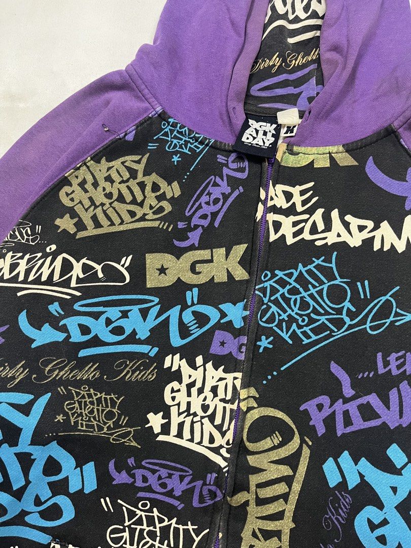 ziperhoodie DGK grafiti full print (Kategori: Bawahan) berada di Cikarang. Dikirim oleh thrasheater (ID iklan 1444164029, Gambar 2). Deskripsi: size large good condition pxl.
