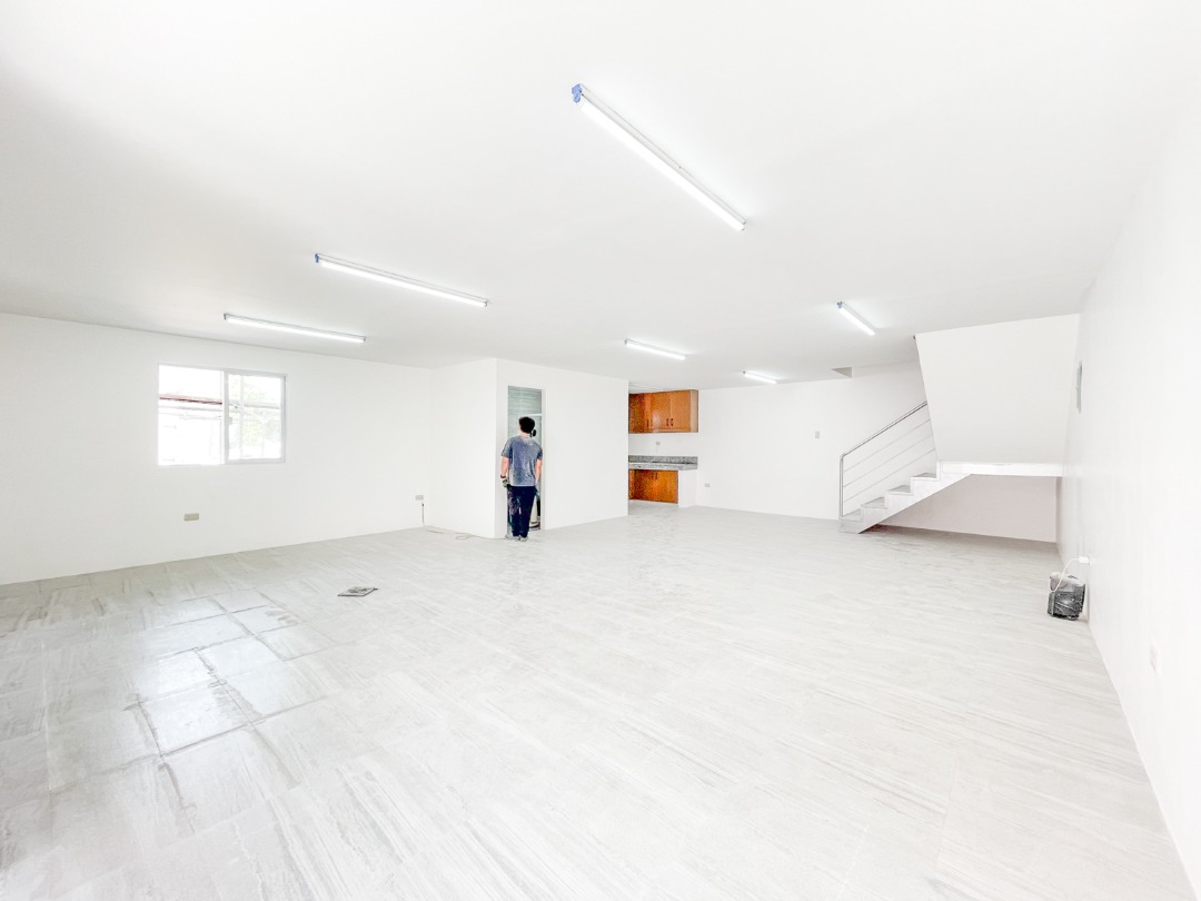 (Category: ) located in . Submitted by mchua.listings (Listing ID 1444358975, Image 1). Description: .