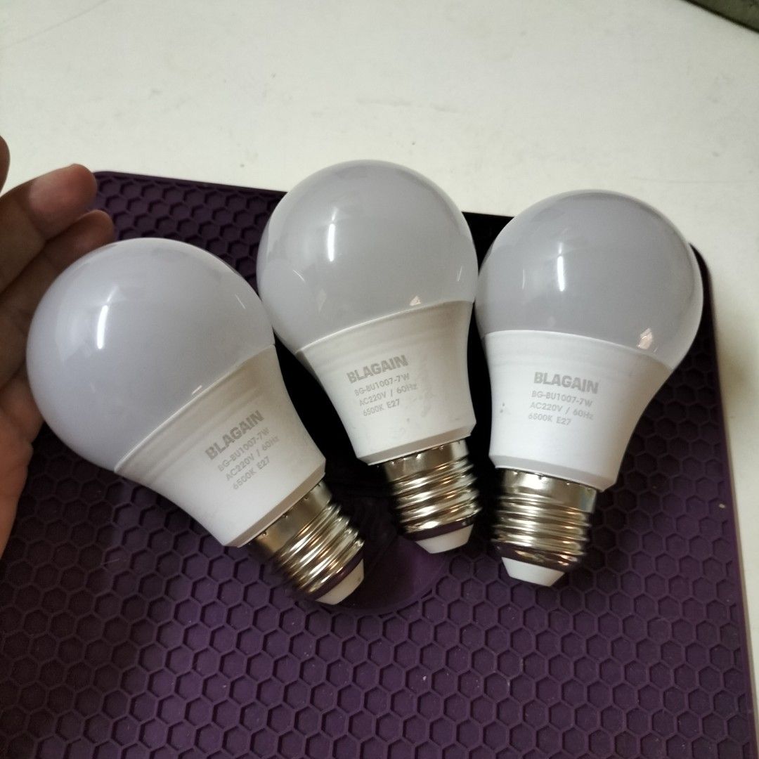 3 PC LED Light Bulbs E27 7W (Category: Lighting) located in Paranaque City. Submitted by decluttering-all (Listing ID 1444307714, Image 3). Description: - Set of 3 LED light bulbs - 7W power each - E27 base type - Ideal for general lighting needs - Fully functional and in good working condition - Selling as a bundle of three P99 only seldom used, good condition decluttering pick-up beside Toyota Bicutan Paranaque payment through BPI or gcash.