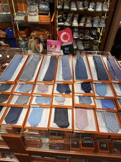 （分類：）位於 。 由 360_Luxury 提交（商品編號 1249703975，圖片 1）。簡介： 。