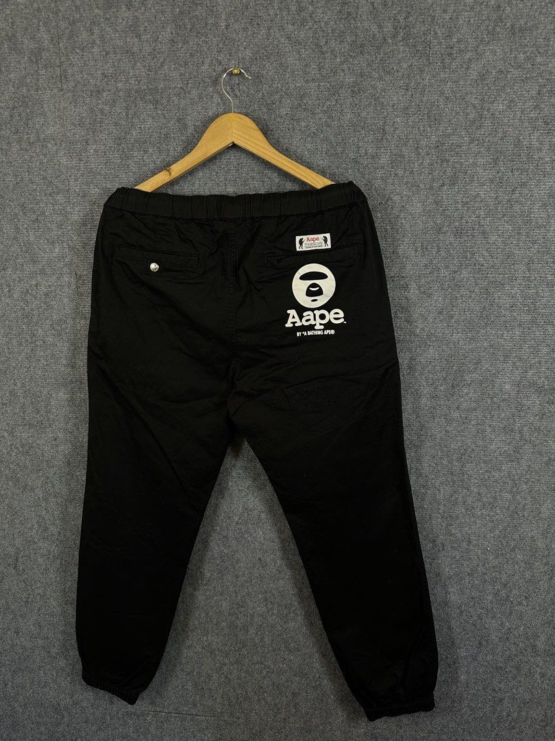 A Bathing ape (Category: Joggers) located in Daet. Submitted by kevsquintela (Listing ID 1444358680, Image 2). Description: A Bathing Ape Woven 🖤🤍🖤 Size - 32 - 35 Length - 37 Excellent CR 9.7 .