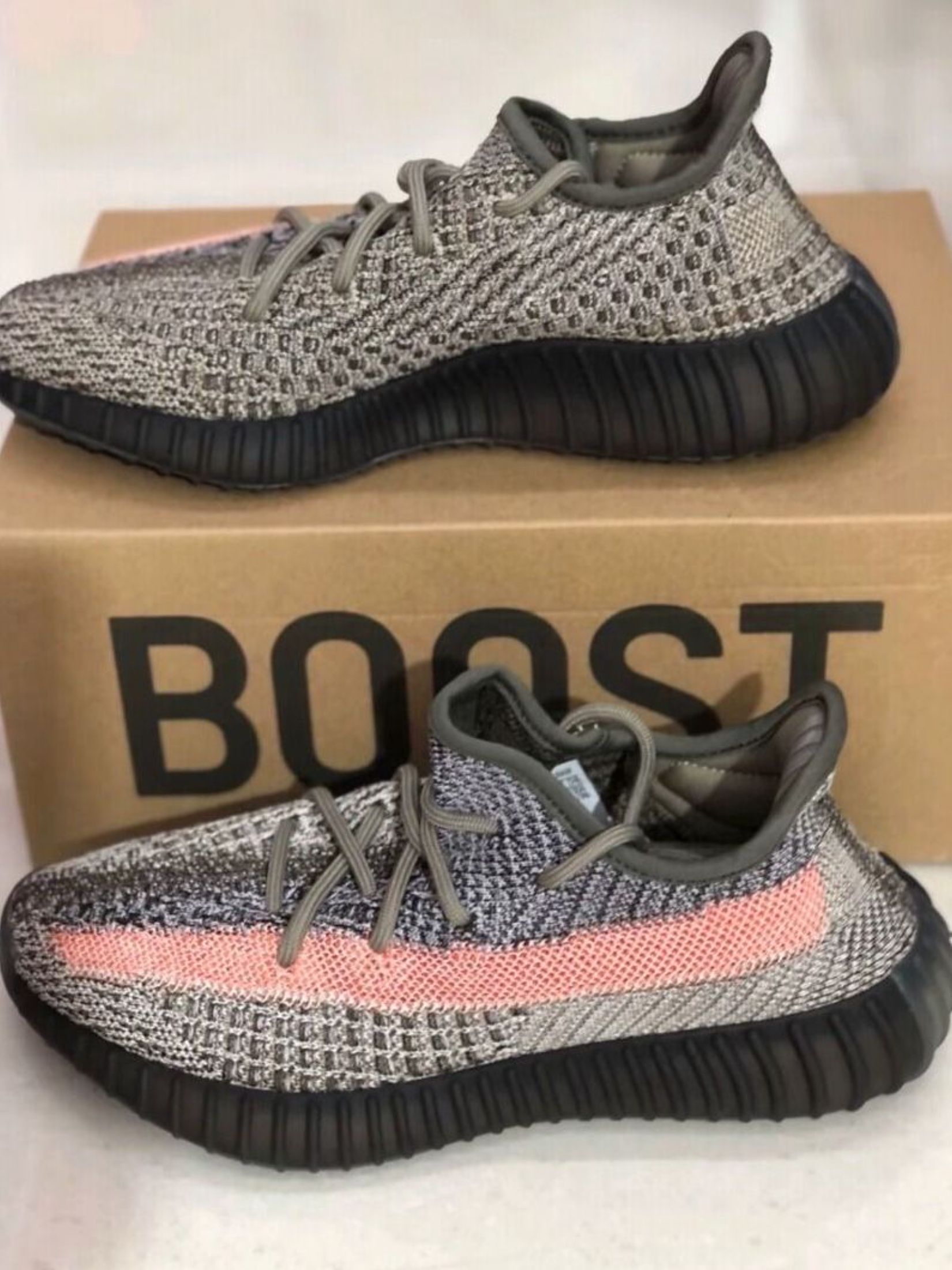 adidas originals Yeezy Boost 350 V2 ash stone Mesh Fabric Shoes Grey (Category: Sneakers) located in Singapore. Submitted by rarewhaleee (Listing ID 1444339952, Image 2). Description: 🌟 Adidas Selection adidas originals Yeezy Boost 350 V2 ash stone Mesh Fabric Shoes Grey — New arrival Order Flow: Order → 3-day photos → Confirm → Free ship → Pay on delivery Simple & safe ✨.