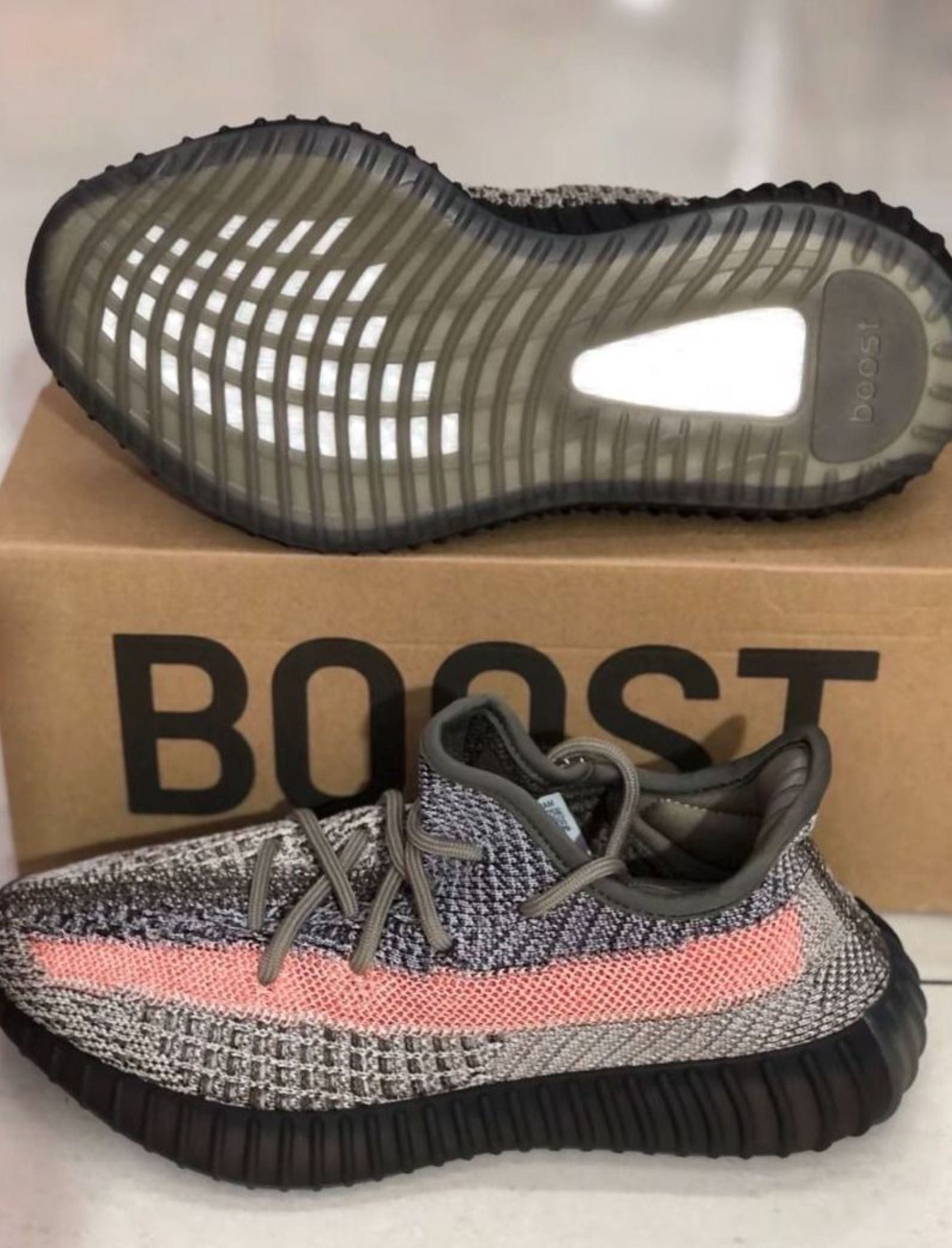 adidas originals Yeezy Boost 350 V2 ash stone Mesh Fabric Shoes Grey (Category: Sneakers) located in Singapore. Submitted by rarewhaleee (Listing ID 1444339952, Image 3). Description: 🌟 Adidas Selection adidas originals Yeezy Boost 350 V2 ash stone Mesh Fabric Shoes Grey — New arrival Order Flow: Order → 3-day photos → Confirm → Free ship → Pay on delivery Simple & safe ✨.