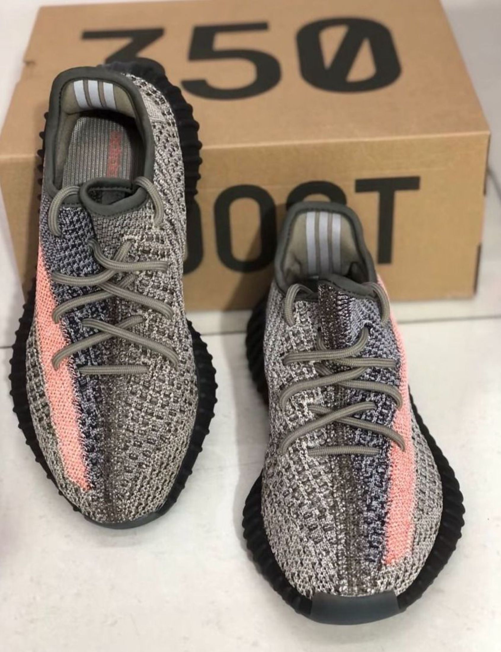 adidas originals Yeezy Boost 350 V2 ash stone Mesh Fabric Shoes Grey (Category: Sneakers) located in Singapore. Submitted by rarewhaleee (Listing ID 1444339952, Image 1). Description: 🌟 Adidas Selection adidas originals Yeezy Boost 350 V2 ash stone Mesh Fabric Shoes Grey — New arrival Order Flow: Order → 3-day photos → Confirm → Free ship → Pay on delivery Simple & safe ✨.