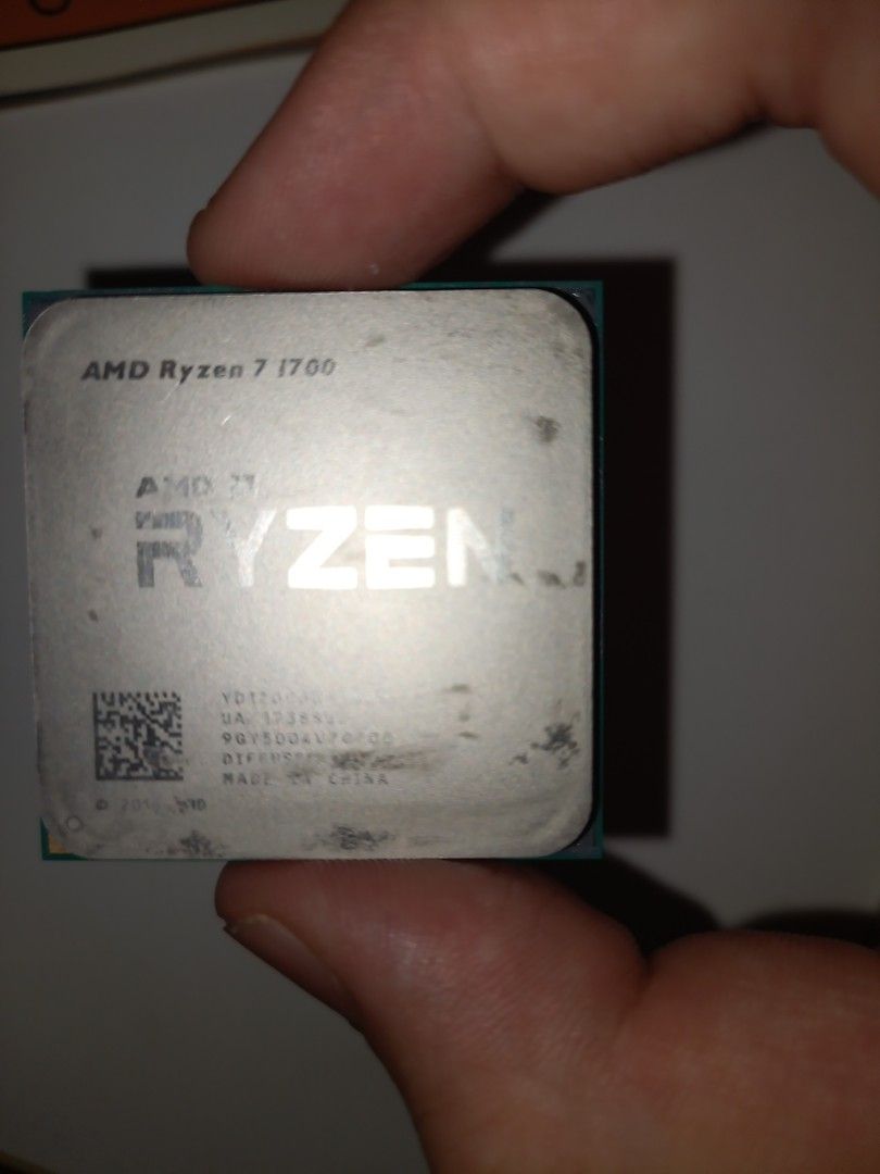 AMD Ryzen 7 1700 CPU Processor484703459774965761