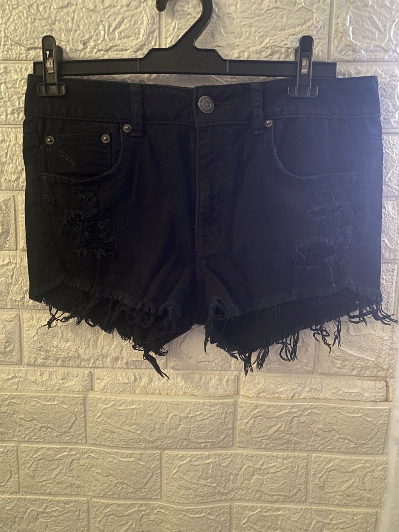 American Eagle RN# 54485 Stretch Black Shorts Large US 8 (Category: Shorts) located in Paranaque City. Submitted by ChloeCharles (Listing ID 1444367106, Image 1). Description: .