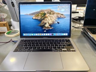 Apple MacBook Pro 13-inch 2020496829287818874880