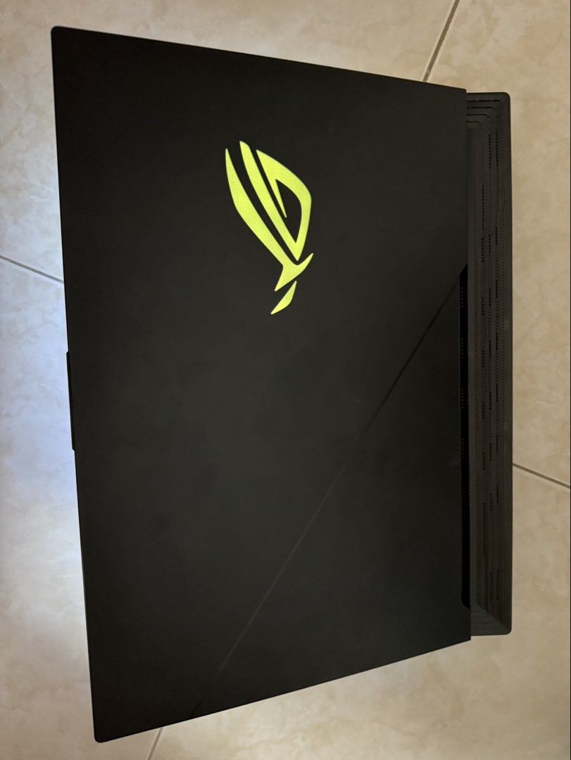 Asus ROG Strix Scar 15 2020484964643688294400