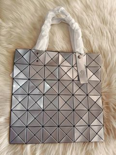 (Category: ) located in . Submitted by your____lux____shop (Listing ID 1444336905, Image 1). Description: .