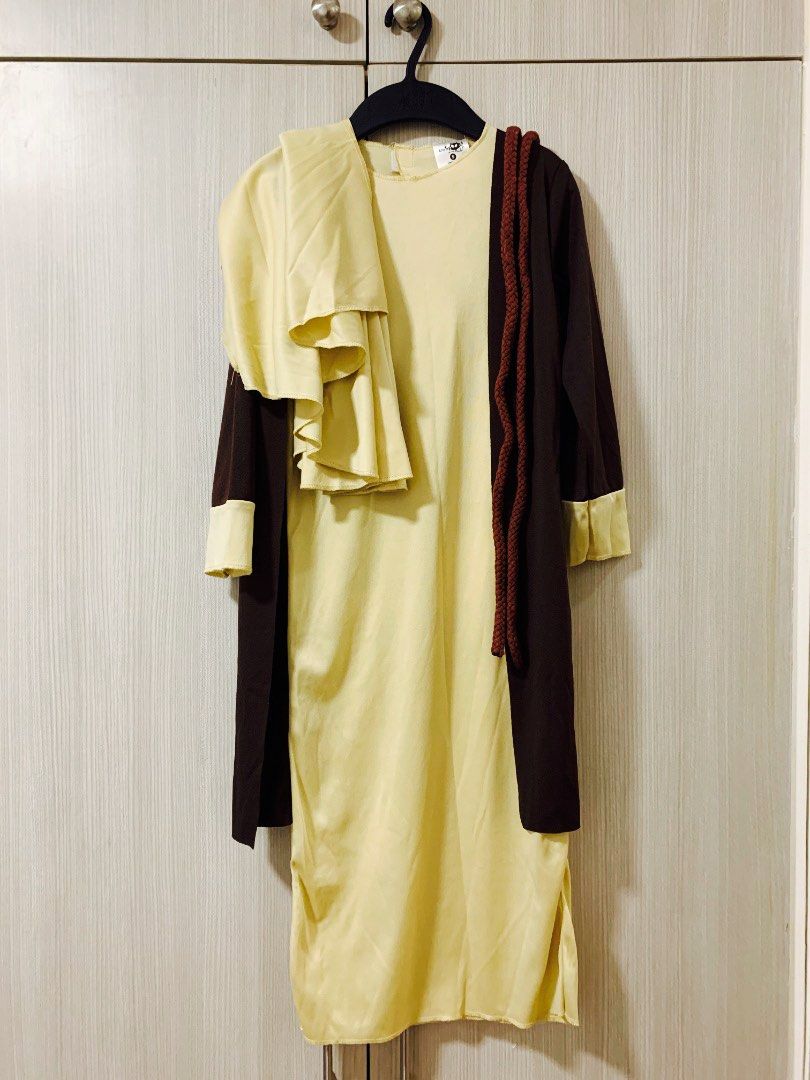 Bible Character Costume for Kids (Category: Babies & Kids Fashion) located in Quezon City. Submitted by declutter_with_ericka (Listing ID 1443515404, Image 3). Description: • Slightly used • No tear. No stain. Print not faded. • Suits well for kids ages 4-6 y/o • Item will be shipped from Katipunan area in Quezon City Measurements: Length: 95cms Bust: 70 cms Shoulder: 29.5 cms Sleeve: 40 cms.