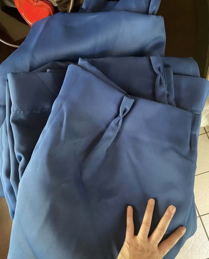 Blue Curtain (Category: Curtains & Blinds) located in Pasig City. Submitted by xhuming-2 (Listing ID 1444402813, Image 2). Description: .