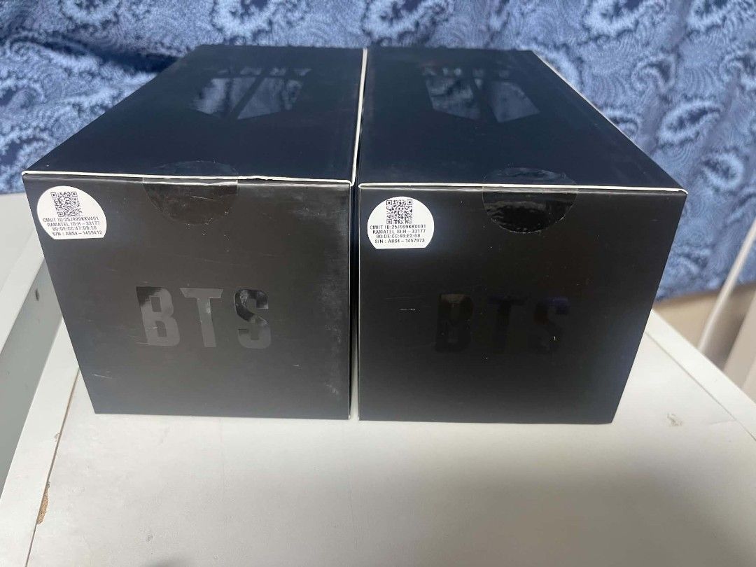 Bts armybomb (Category: Looking For) located in Quezon City. Submitted by yGGGG (Listing ID 1444452522, Image 2). Description: - Brand new BTS Army Bomb lightstick - Official merchandise - Sealed and in original packaging - Perfect for concerts and fan events - Meetup available in Mandaluyong City - Shipping options available.