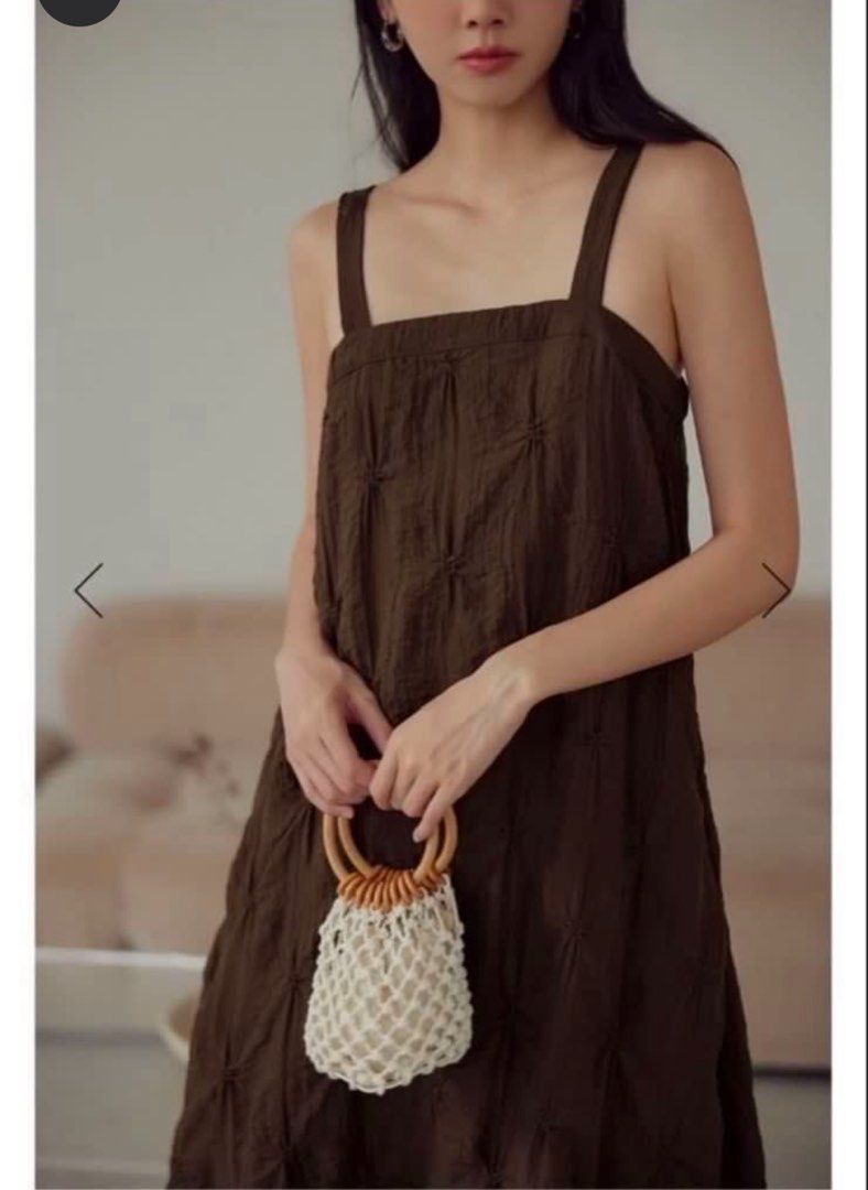 Fashmob Aviana Tencel Dress in Cocoa (Category: Dresses) located in Singapore. Submitted by melomarshmallow (Listing ID 1444458650, Image 2). Description: Brand new. Washed but not worn before. Moving out clearance..
