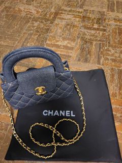 (Category: ) located in . Submitted by MyWardrobe_99 (Listing ID 1444442482, Image 1). Description: .