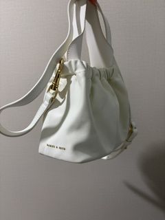 (Category: ) located in . Submitted by preloved.by.nth (Listing ID 1444465901, Image 1). Description: .