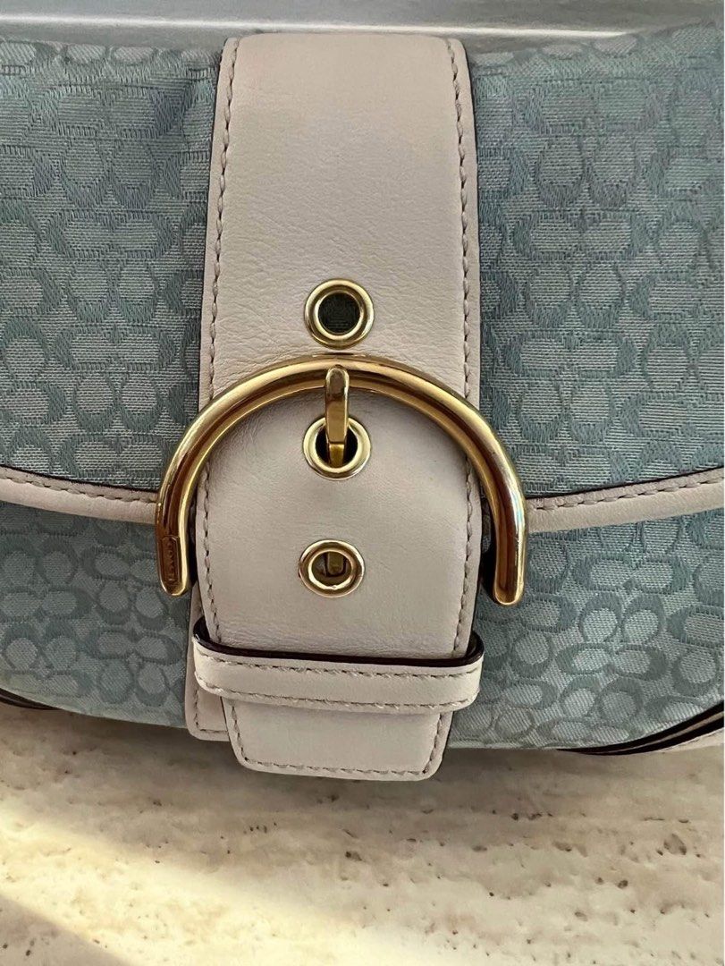 Coach (Category: Luxury Bags & Wallets) located in Manila. Submitted by devegacollections (Listing ID 1444379607, Image 3). Description: OG Guaranteed No issue or flaws .