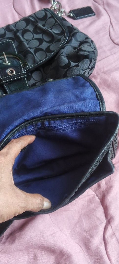 Coach Signature beltbag (Category: Luxury Bags & Wallets) located in Dasmarinas. Submitted by MVB0505 (Listing ID 1444392780, Image 3). Description: Japan bought.,.no flaws..bihira ko lng nagamit noon...12k+ ko PO nabili ito....Meron din SA ebay 2nd hand mahal parin.... mura na PO ito..3.500 +SF.