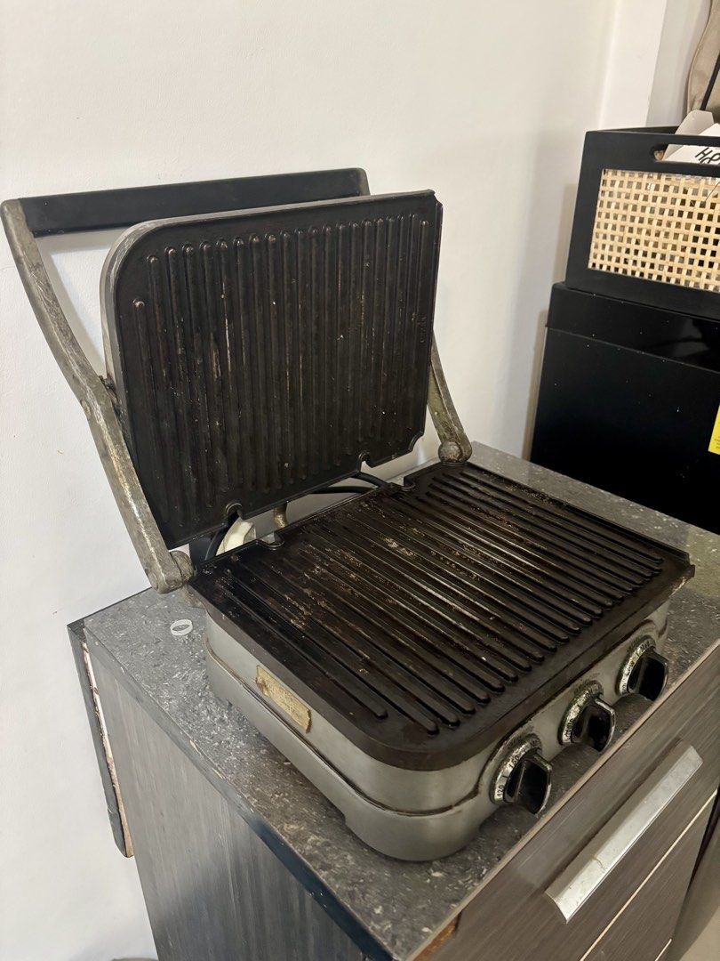 Cuisinart 5-in-1 griller (Category: BBQ, Grills & Hotpots) located in Las Pinas. Submitted by dthreeonlineshop (Listing ID 1444438663, Image 1). Description: .