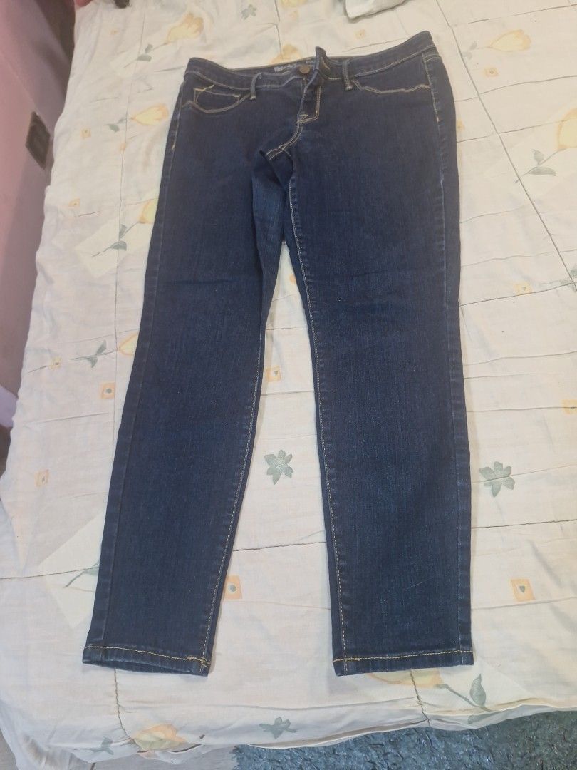 Dark Wash Denim Jeans (Category: Jeans) located in Manila. Submitted by inaydearest (Listing ID 1444494738, Image 1). Description: - Classic dark wash denim - Straight leg cut - Yellow stitching detail on seams and pockets - Comfortable for everyday wear - Easy to pair with any top.