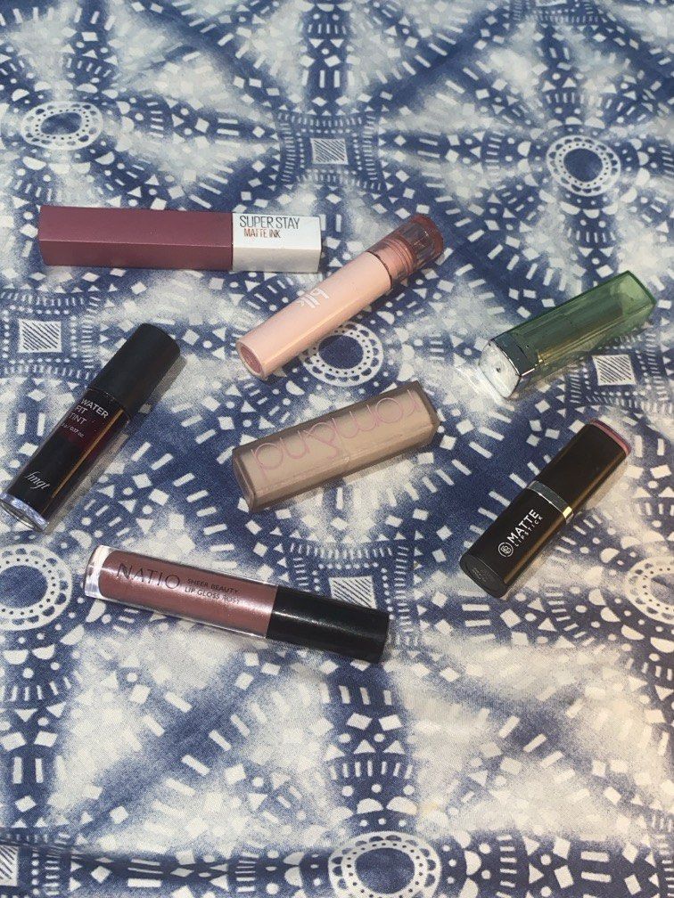 Declutter - old lippies (Category: Makeup) located in Manila. Submitted by notbanana07 (Listing ID 1444444080, Image 1). Description: These all have flaws and I honestly don’t know if they’re expired. 20 pesos each. Most recommended for mortuary/funeral cosmeotologists/makeup artists. RFS: declutter.