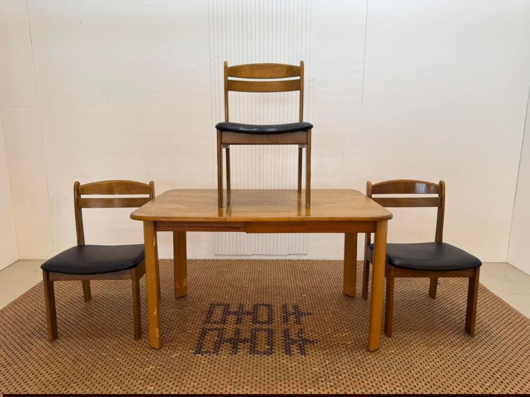 Dining Set (Category: Tables & Sets) located in Meycauayan. Submitted by marygracecasimiro (Listing ID 1444495494, Image 1). Description: Expandable Dining Table with 3 Chairs Price: 11,900 Table: L47/29.5 x W29.5 x H27 Chair: L18.5 x W19 x H29.5/16 In good condition💚.