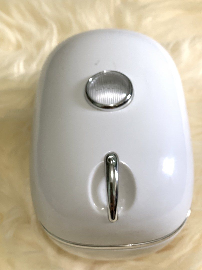 Divoom Beetle-FM Retro Bluetooth Speaker White (Category: Soundbars, Speakers & Amplifiers) located in Manila. Submitted by mylildarlingamari (Listing ID 1444316448, Image 3). Description: ❎BAWAL SA MAARTE ✅excellent working condition ✅what you see what you get ❎returns not accepted - Cute retro speaker from Divoom, model Beetle-FM. - White color with a vintage camera look. - Connects wirelessly via Bluetooth. - Includes original case and attache