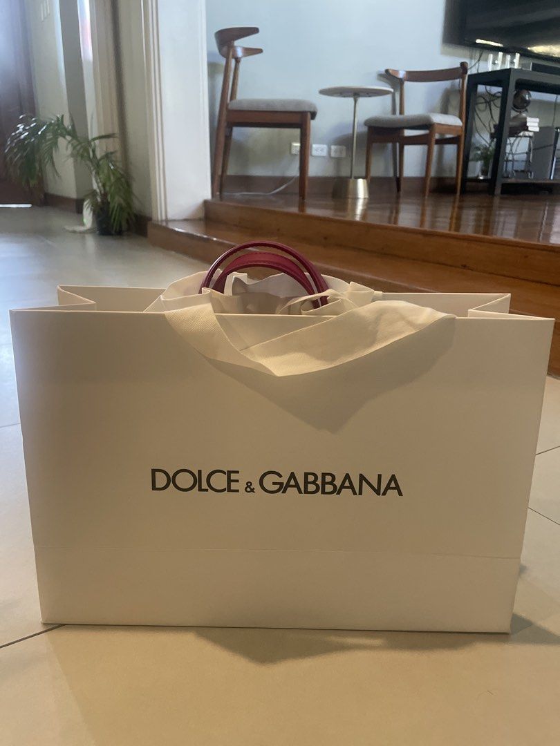 Dolce & Gabbana bag (Category: Luxury Bags & Wallets) located in Quezon City. Submitted by aculanaclemen (Listing ID 1444393588, Image 3). Description: .