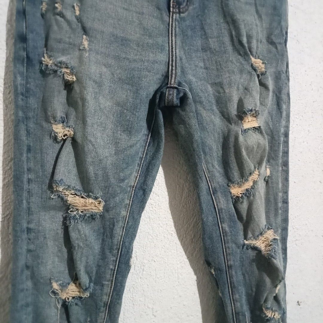 DOLCE&GABBANA JEANS 32/33(39) (Category: Jeans) located in Las Pinas. Submitted by akosirj09 (Listing ID 1444406536, Image 3). Description: DM IF INTIRESTED EXCELLENT CONDITION NEEDWASH.