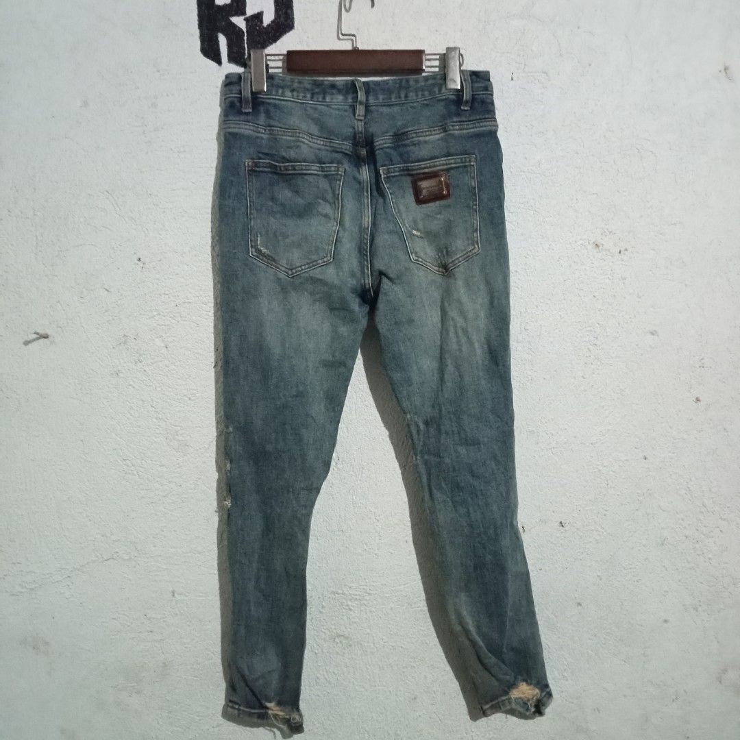 DOLCE&GABBANA JEANS 32/33(39) (Category: Jeans) located in Las Pinas. Submitted by akosirj09 (Listing ID 1444406536, Image 2). Description: DM IF INTIRESTED EXCELLENT CONDITION NEEDWASH.