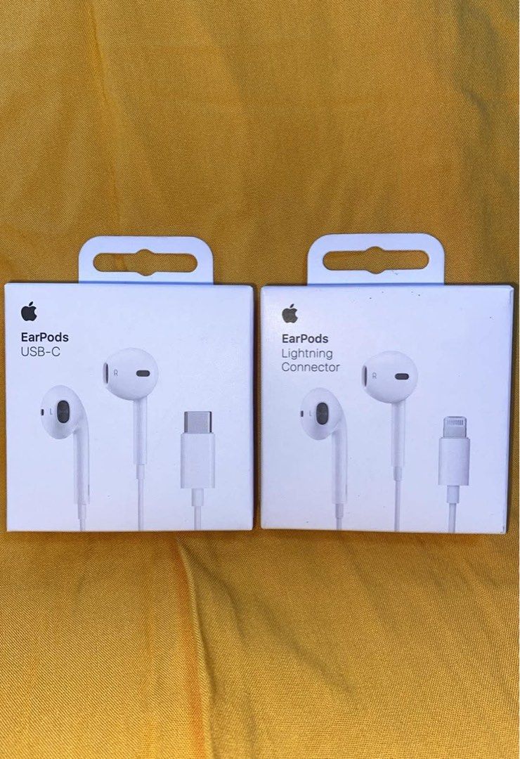 EarPods lightning and usb-c earphones (Category: Headphones & Headsets) located in Manila. Submitted by mimasour (Listing ID 1444467046, Image 1). Description: .