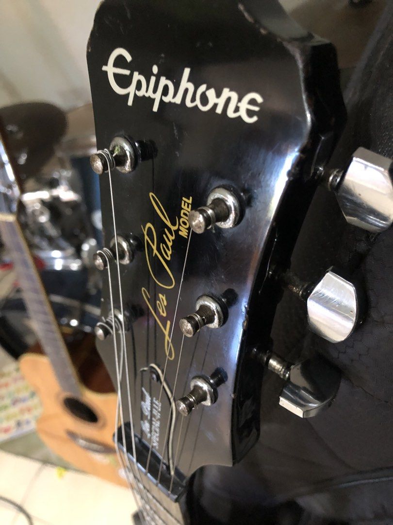 Epiphone Les Paul Special-II Electric Guitar (Category: Musical Instruments) located in Alburquerque. Submitted by wildforest.ea4e9c (Listing ID 1444320669, Image 3). Description: - Black Epiphone Les Paul Special-II electric guitar - Plays well - Minor scuffs on the body - Ideal for beginners or intermediate players - Comes with a gig bag - Ready for a new home.