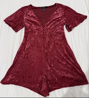 (Category: ) located in . Submitted by eunicezcloset (Listing ID 1444459782, Image 1). Description: .