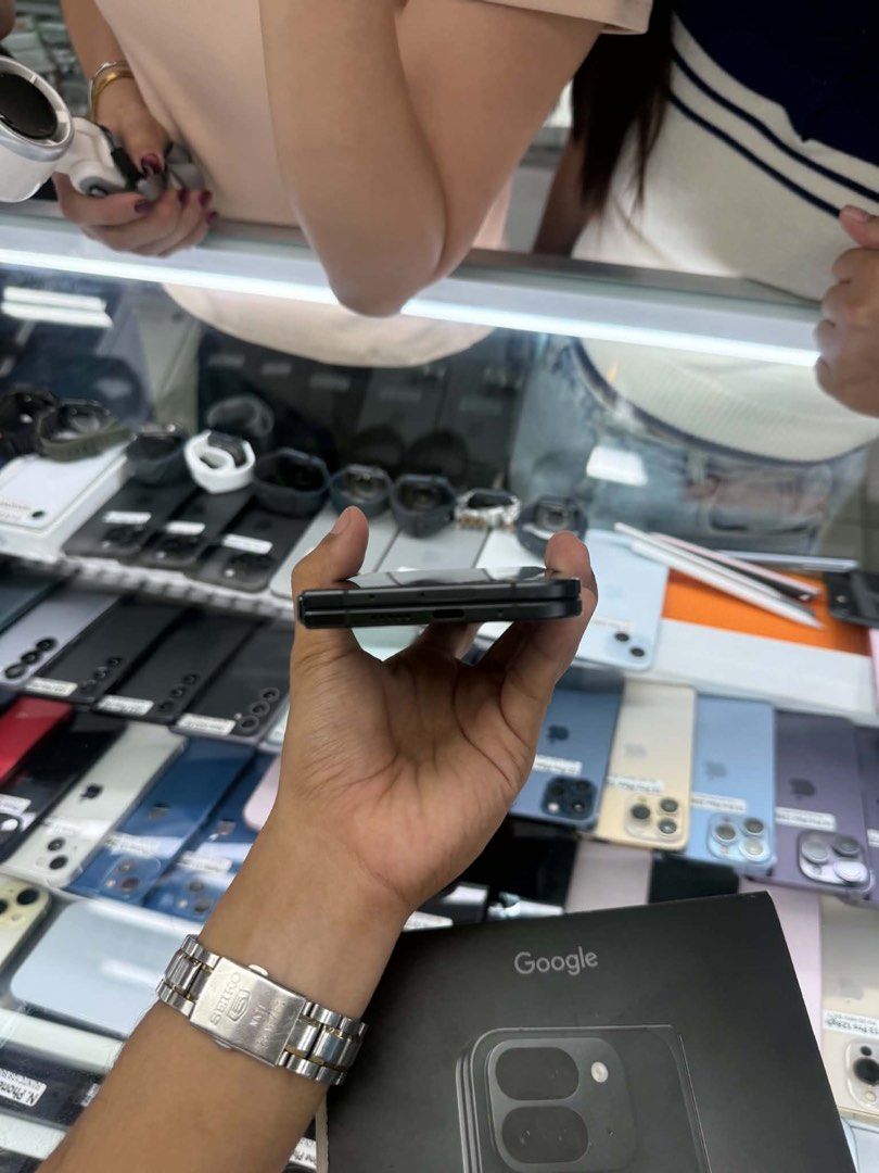 Google Pixel 9 Pro Fold 256gb FU JP Variant w/ minimal dent (Category: Google Pixel) located in San Juan City. Submitted by javedsgadgetshop (Listing ID 1444395798, Image 3). Description: WE BUY AND SELL SO PWEDE MAGBINTA OR SWAP ! INSTALLMENT OPTIONS : SPAY LATER / GGIVES / CREDIT CARD / SKYRO / HOMECREDIT (BRANDNEW) Quick Specs : 💵 Google Pixel 9 Pro Fold (Minimal dent) •256gb •JP Variant •Good batt health •Factory Unlock •95% Smoothness •No h