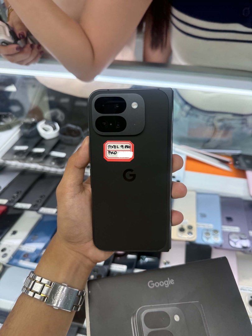Google Pixel 9 Pro Fold 256gb FU JP Variant w/ minimal dent (Category: Google Pixel) located in San Juan City. Submitted by javedsgadgetshop (Listing ID 1444395798, Image 1). Description: WE BUY AND SELL SO PWEDE MAGBINTA OR SWAP ! INSTALLMENT OPTIONS : SPAY LATER / GGIVES / CREDIT CARD / SKYRO / HOMECREDIT (BRANDNEW) Quick Specs : 💵 Google Pixel 9 Pro Fold (Minimal dent) •256gb •JP Variant •Good batt health •Factory Unlock •95% Smoothness •No h