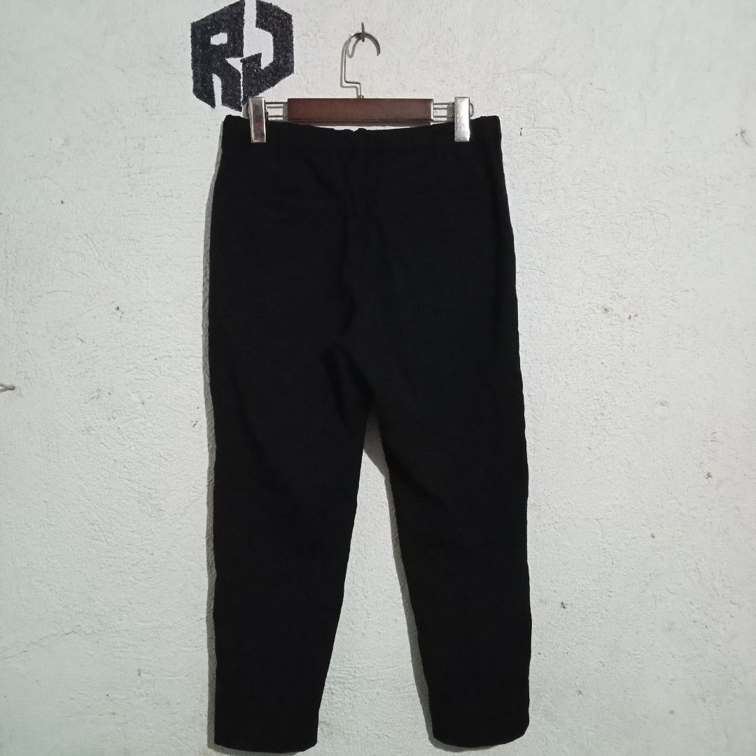 GU BLACK ANGKLE PANTS 30/32(36) 7 (Category: Trousers) located in Las Pinas. Submitted by akosirj09 (Listing ID 1444401346, Image 2). Description: DM IF INTIRESTED EXCELLENT CONDITION NEEDWASH.